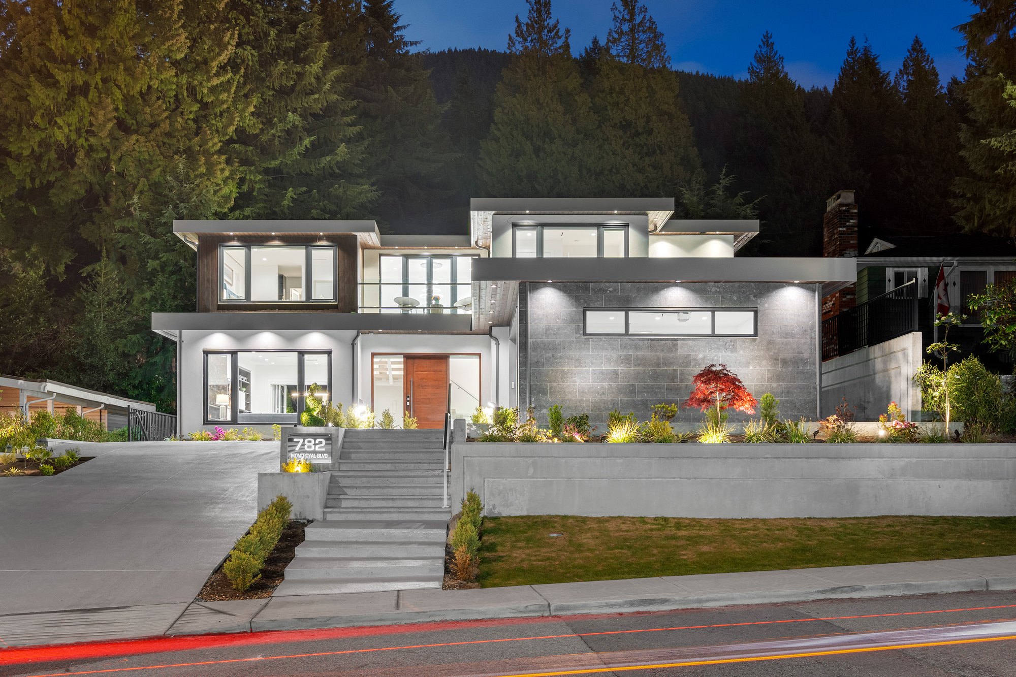 Montroyal Residence in North Vancouver at twilight